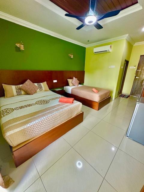 Norshah Village Resort Пантай-Сенанг Экстерьер фото